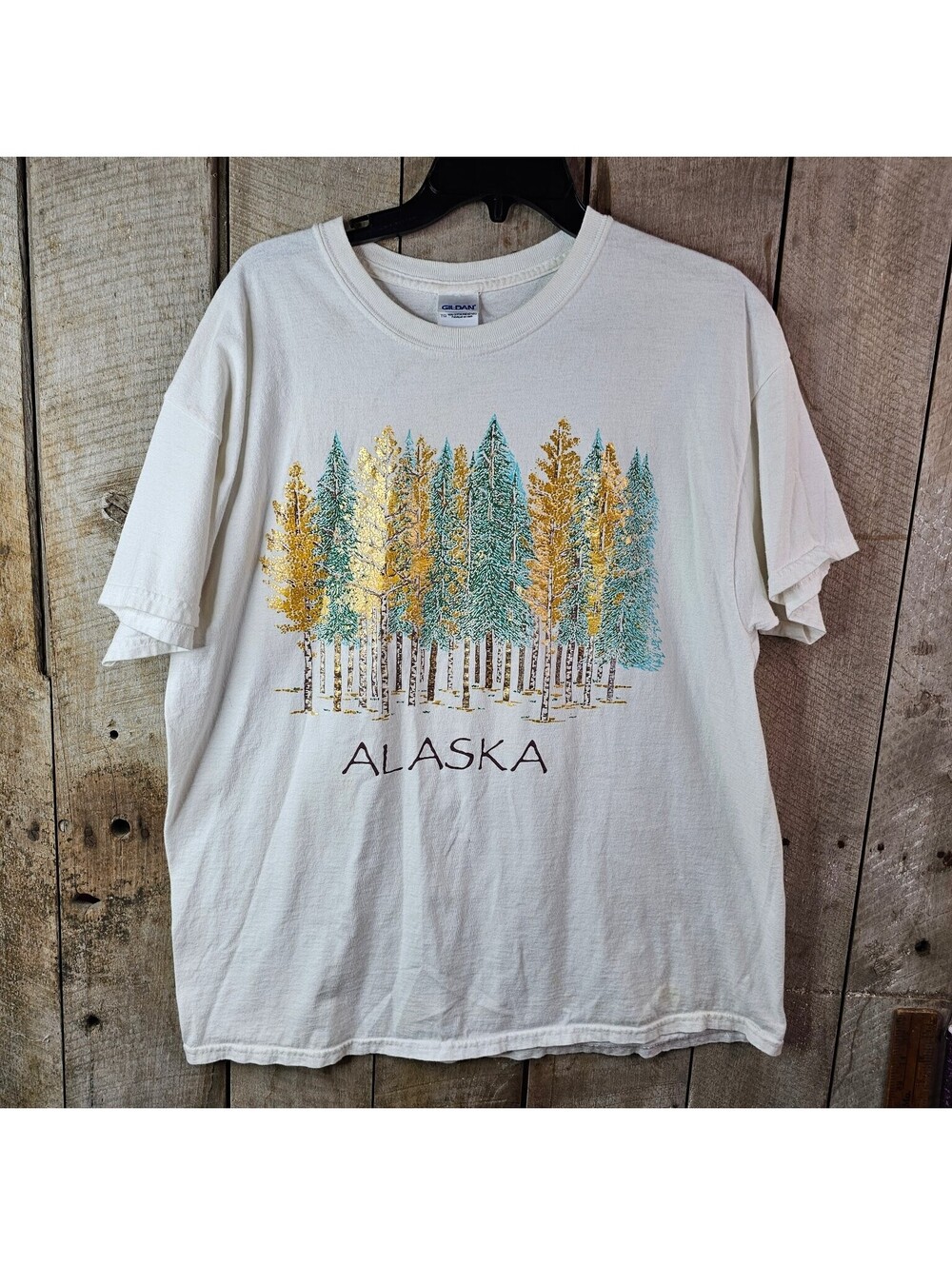 Gildan Men's XL Alaska Tree Forest Graphic T-Shirt White Heavy Cotton Short